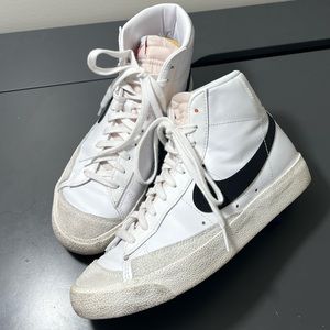 Women’s Nike Blazer size 9.5
